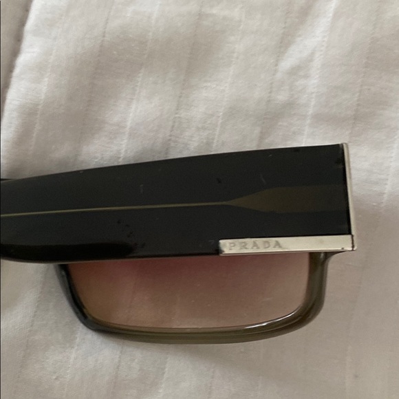 Prada sunglass, brown-grey"dated" not worn w/scrip - Picture 2 of 5